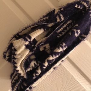 Reversible Aztec infinity scarf